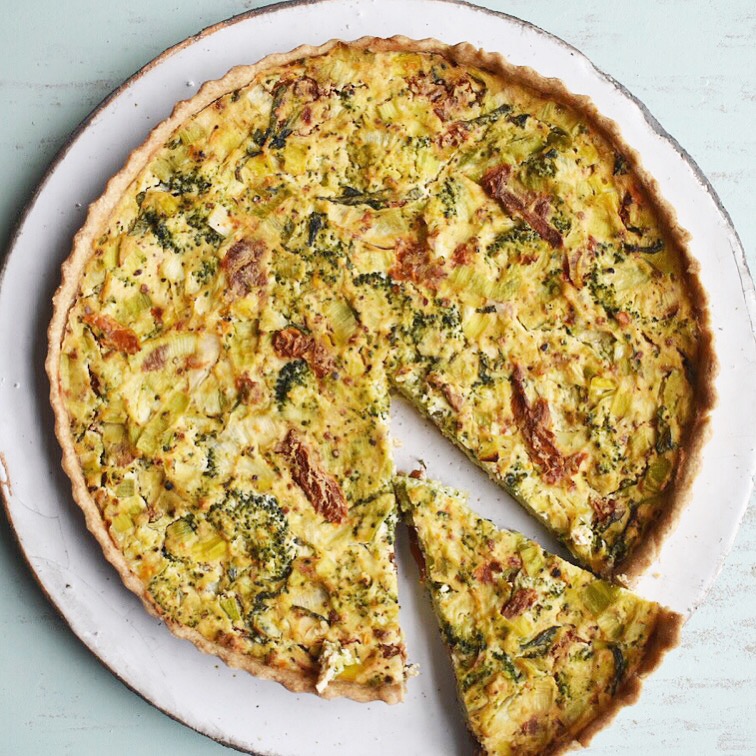 Easy Quiche with Broccoli & Sundried Tomatoes