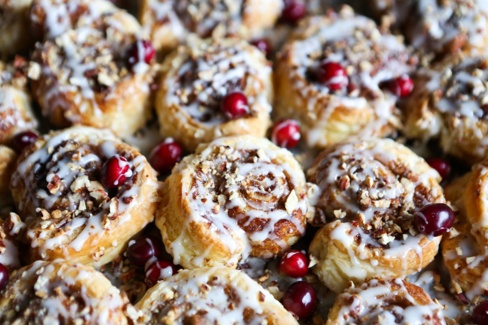 Easy Cinnamon Iced Buns