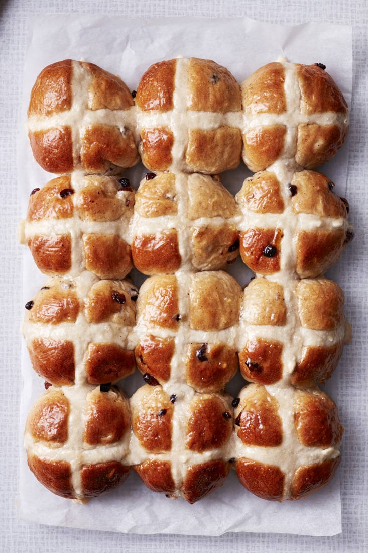 Hot Cross Buns With Marmalade Glaze